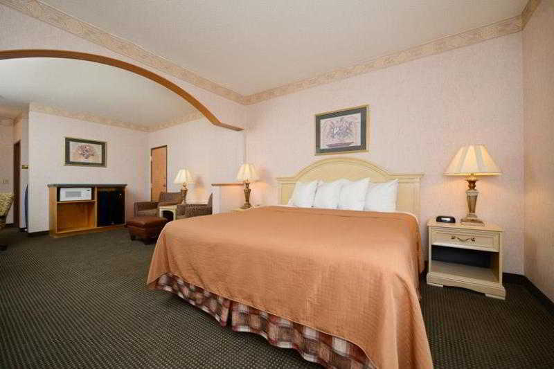 Best Western Circus City Inn Peru Exterior photo